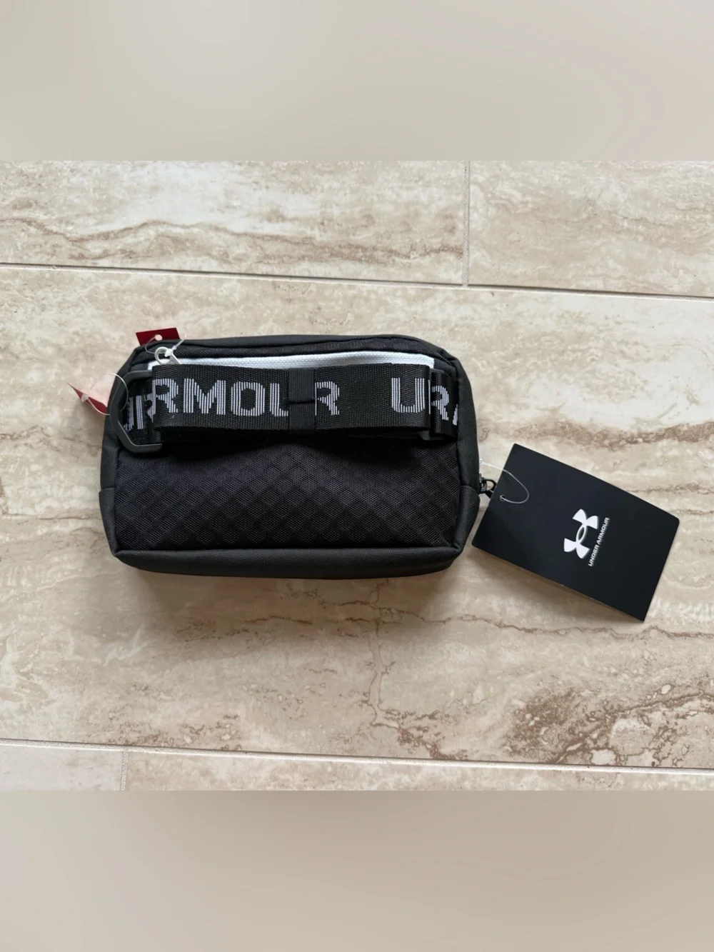 Under Armour Loudon Crossbody Waist Bag (2L) - NWT